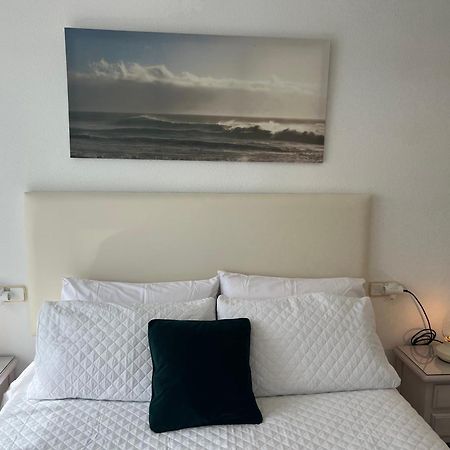 Atico Vistas Al Mar Golf ,Piscina Y Parking Albatros 2 Apartman Rincón de la Victoria Kültér fotó